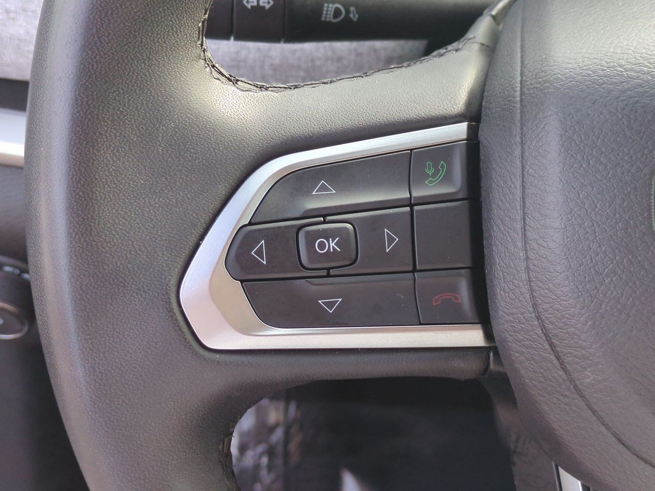 Used 2024 Jeep Compass Latitude AWD/4WD image 19