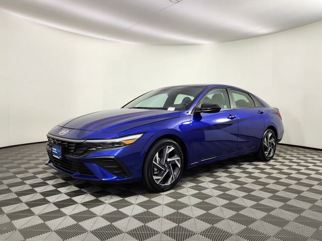 Certified 2025 Hyundai Elantra SEL w/ Cargo Package image 1