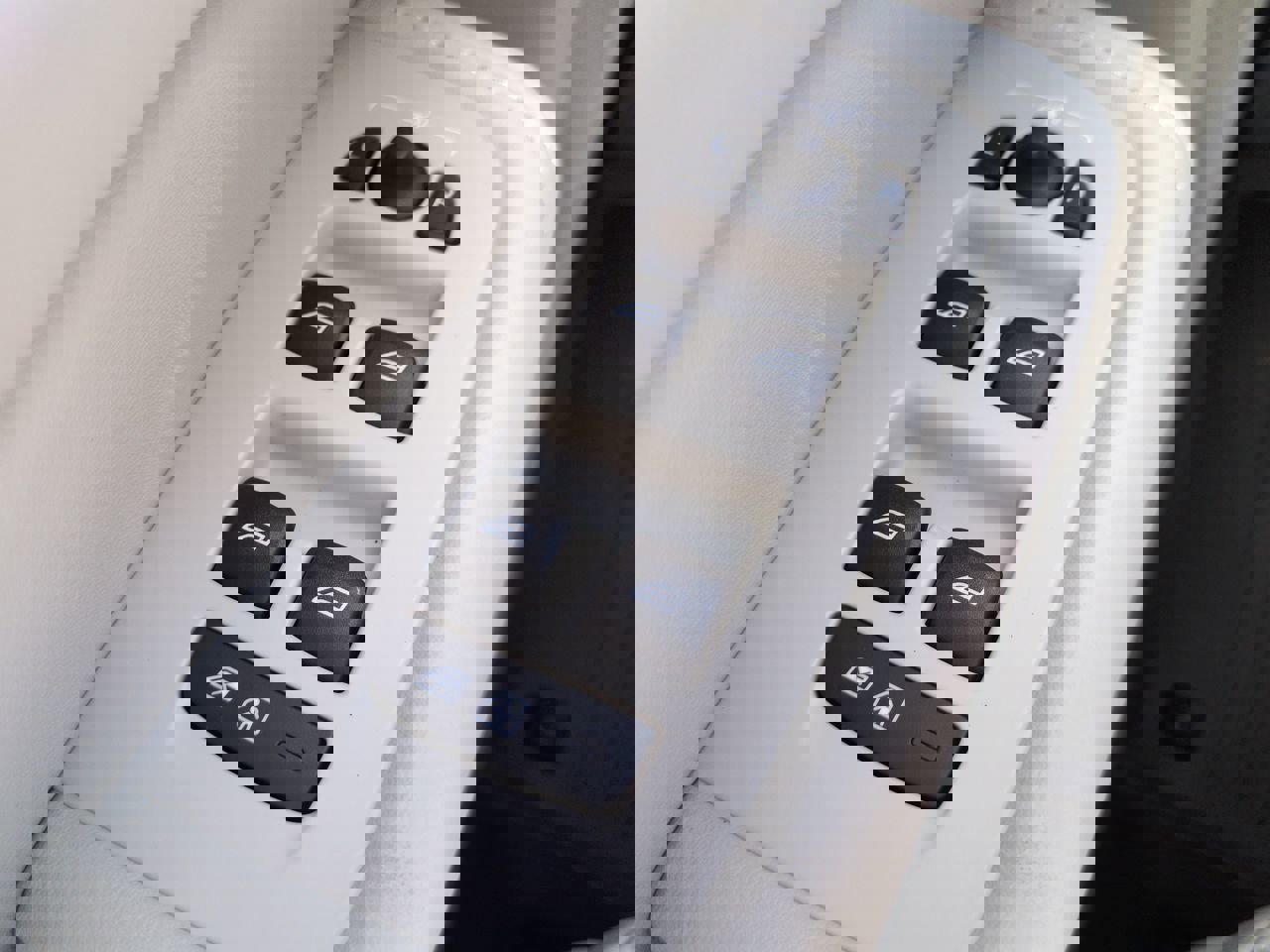 New 2025 Volvo XC60 T8 Plus w/ Protection Package Premier image 23