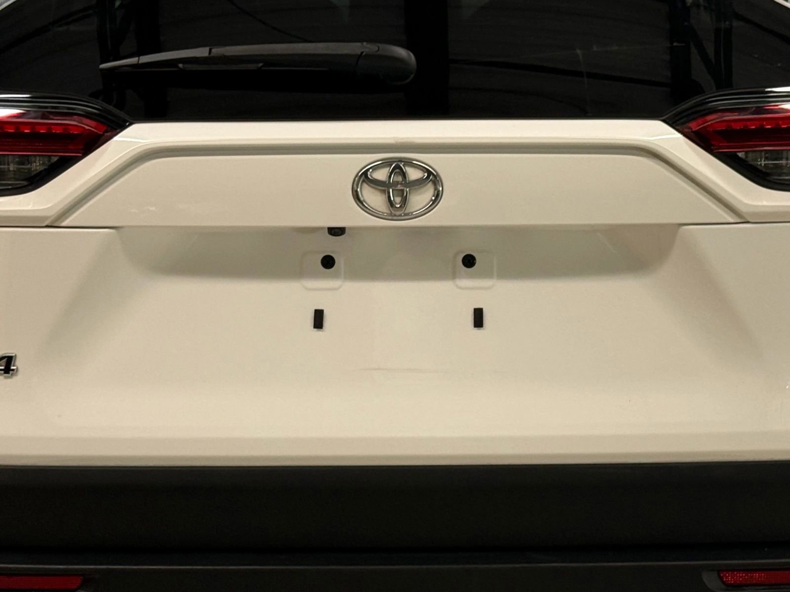 Used 2019 Toyota RAV4 LE w/ Carpet Mat Package AWD/4WD image 11