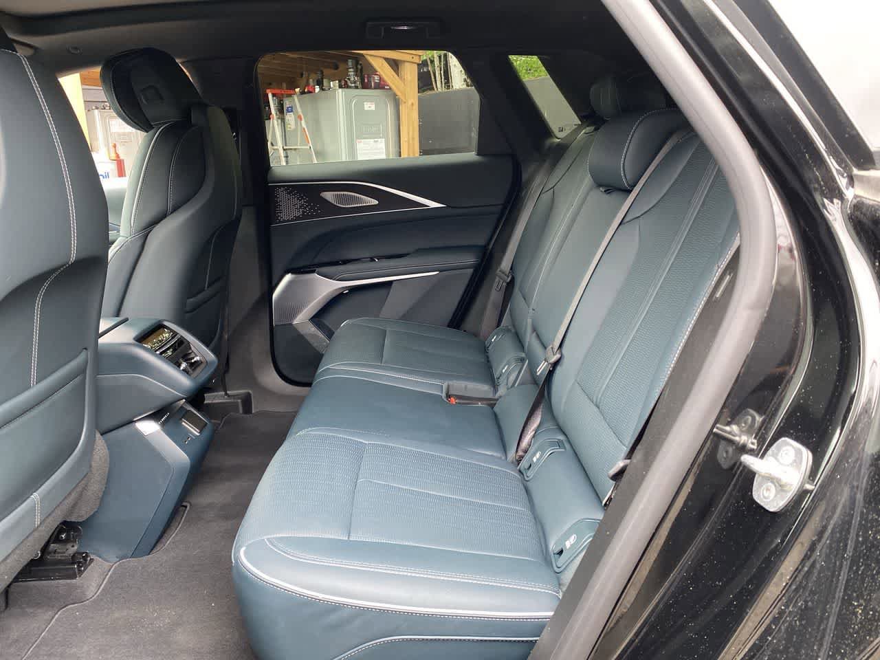 Used 2024 Cadillac Lyriq Luxury w/ Nappa Leather Package AWD/4WD image 17