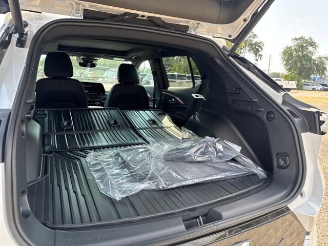 New 2025 Chevrolet Equinox EV RS w/ Active Safety Package 3 AWD/4WD image 11