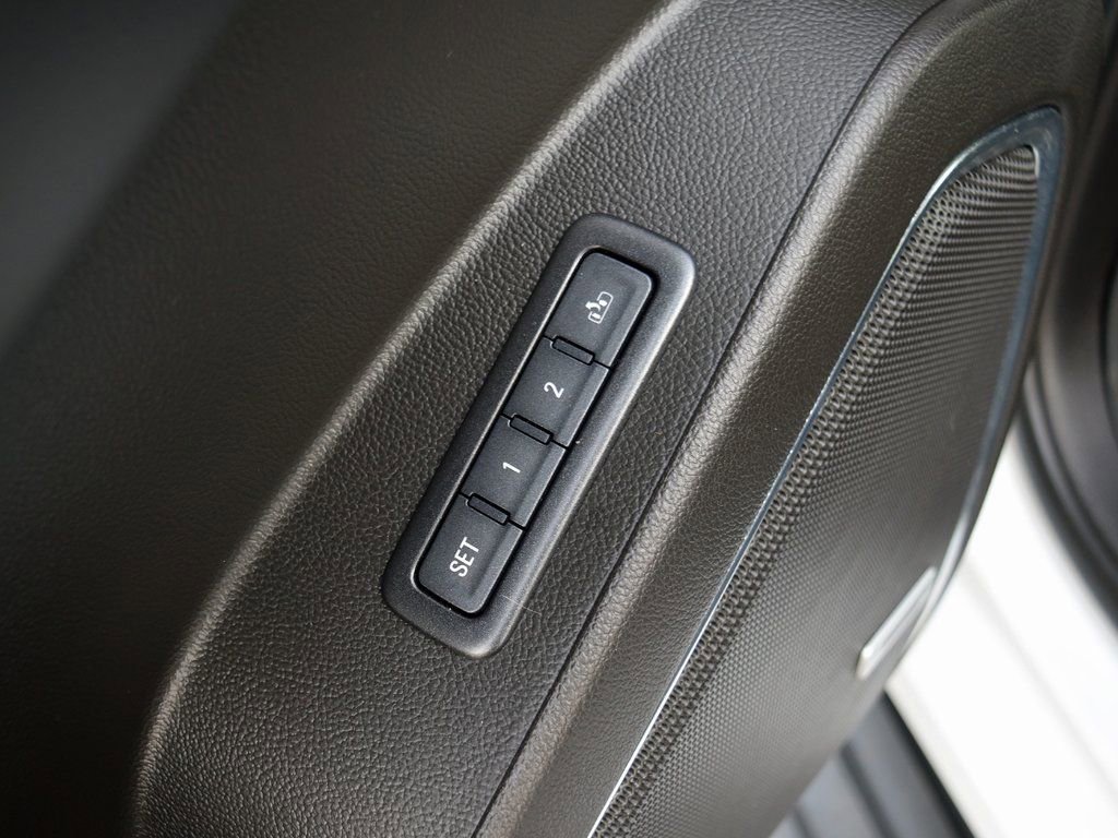 Used 2018 GMC Yukon Denali image 29