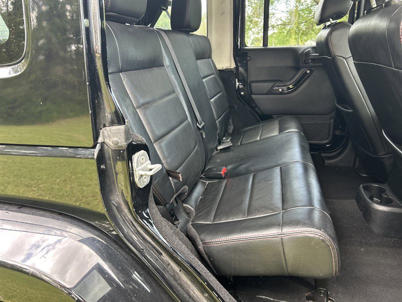 Used 2012 Jeep Wrangler Unlimited Sahara AWD/4WD image 10