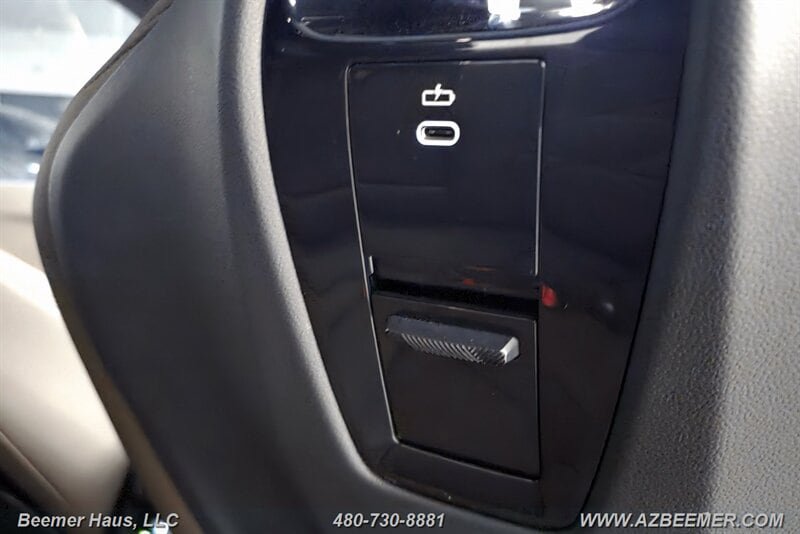 Used 2024 BMW iX xDrive50 w/ Sport Package AWD/4WD image 25