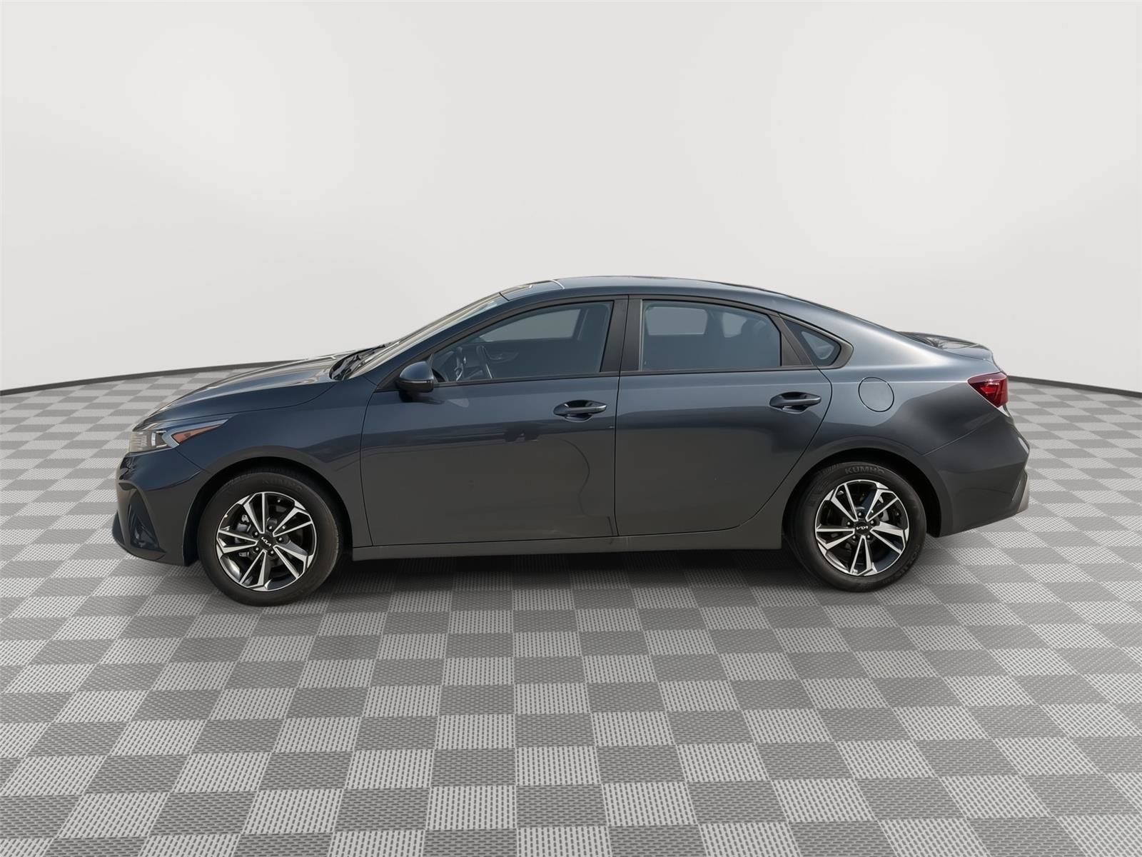 Used 2024 Kia Forte LXS w/ LXS Technology Package FWD image 5