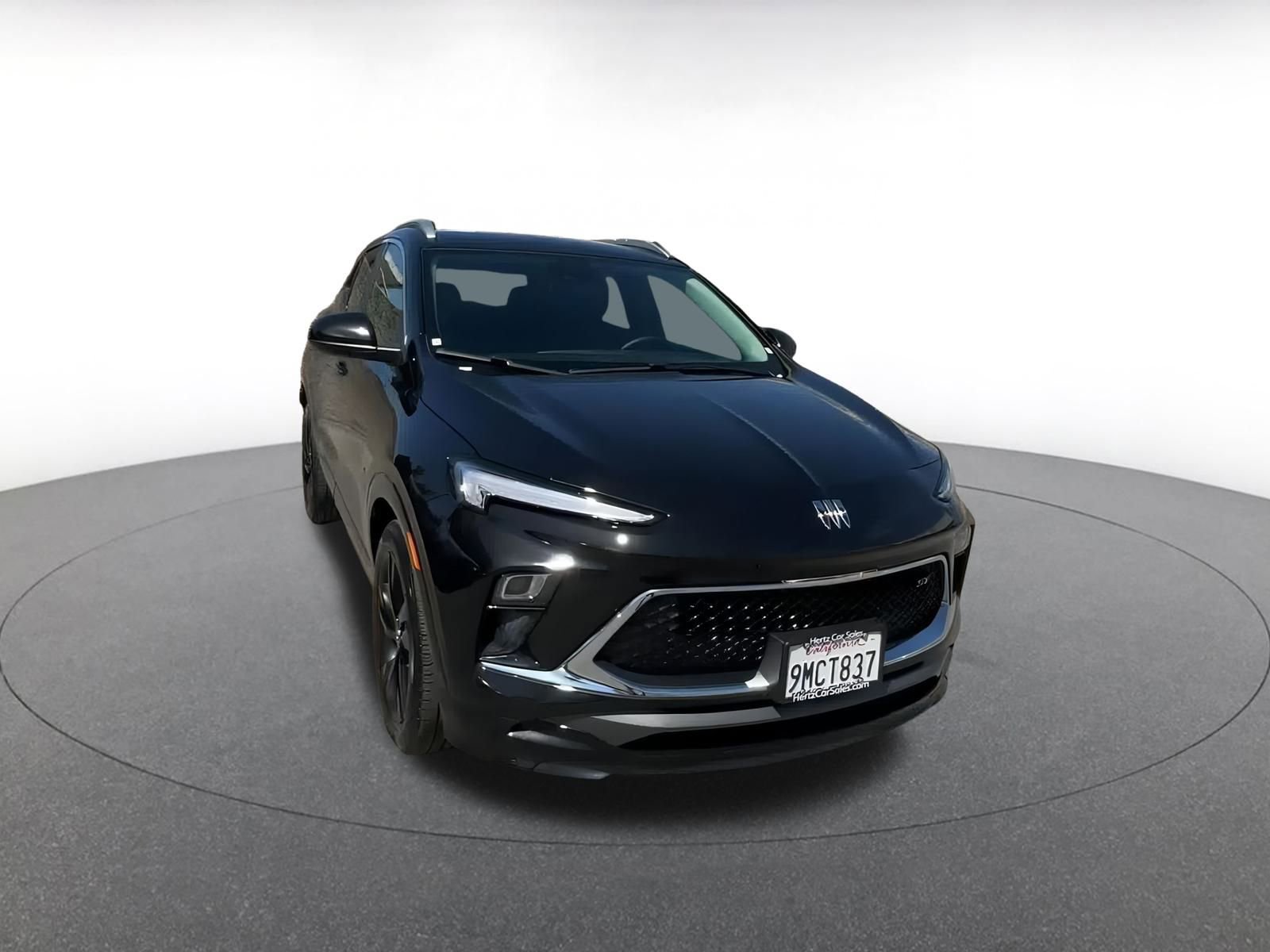 Used 2024 Buick Encore GX Sport Touring image 3