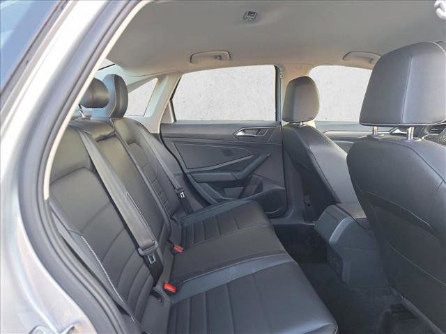 Used 2024 Volkswagen Jetta SE image 18