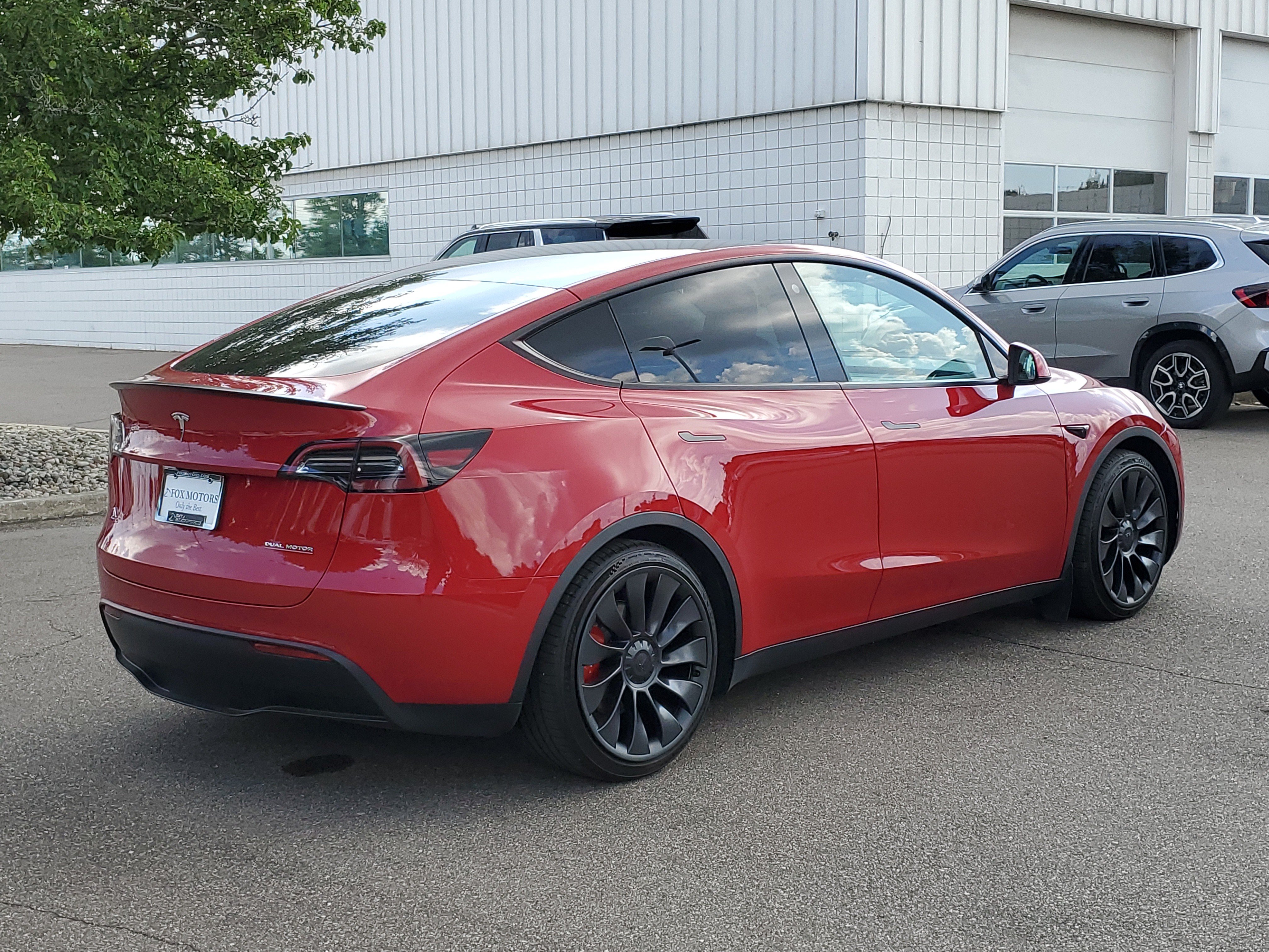 Used 2023 Tesla Model Y Performance AWD/4WD image 3