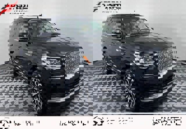 Used 2022 Lincoln Navigator Reserve image 1