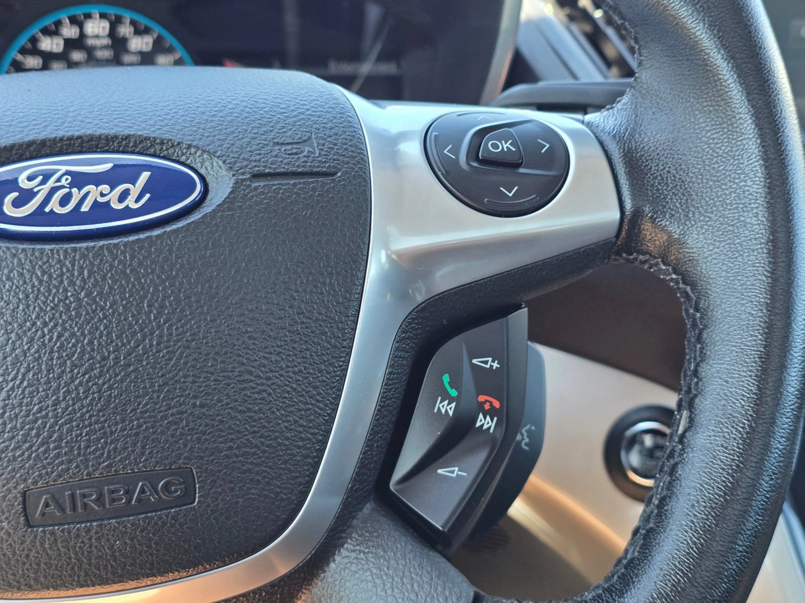 Used 2015 Ford C-MAX Energi SEL w/ Equipment Group 303A FWD image 25