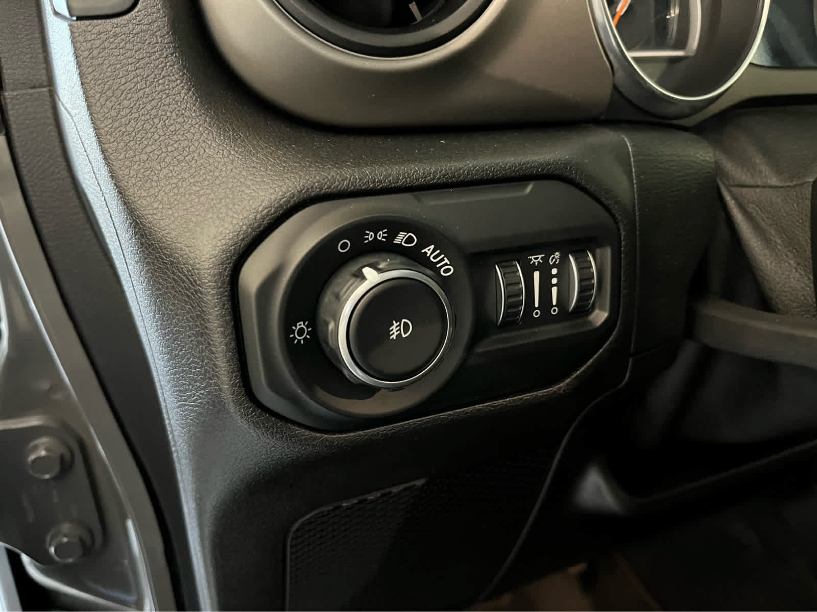 Used 2021 Jeep Wrangler Sport AWD/4WD image 24