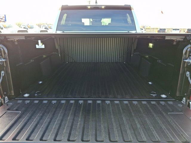 Used 2025 Toyota Tacoma SR5 AWD/4WD image 31