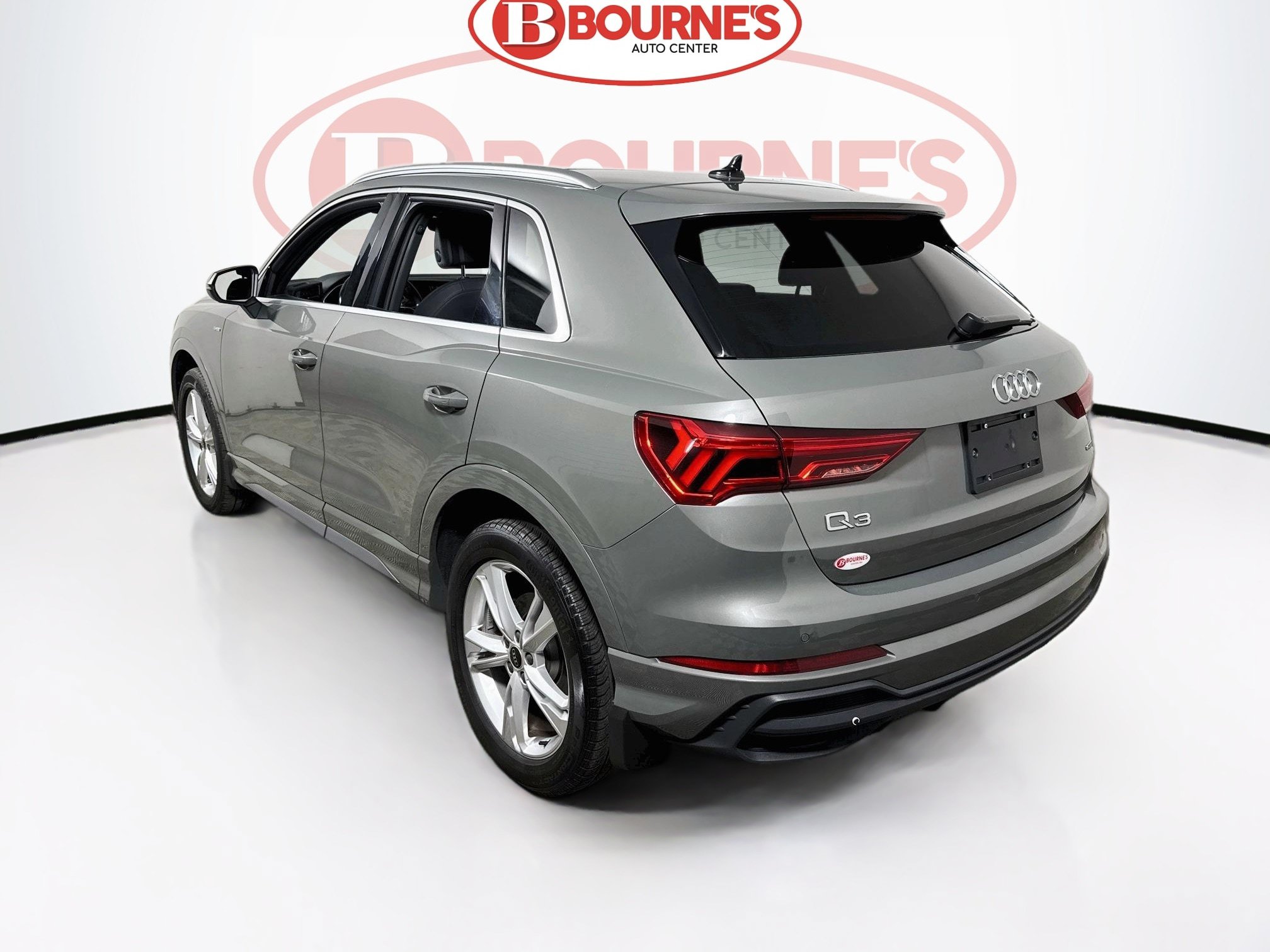 Used 2023 Audi Q3 2.0T Premium w/ Convenience Package AWD/4WD image 8