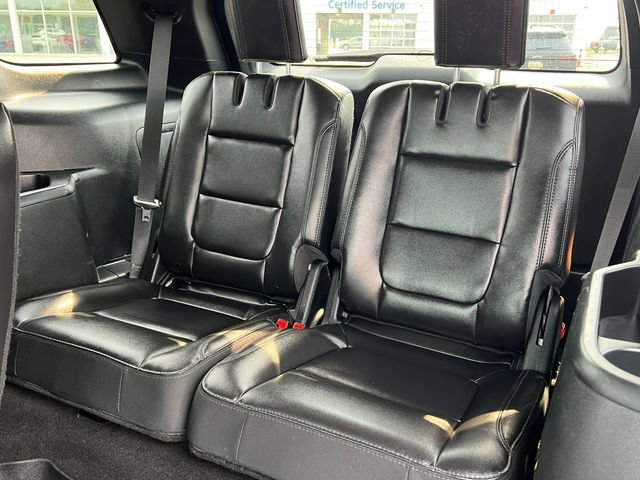 Used 2018 Ford Explorer XLT w/ Equipment Group 202A AWD/4WD image 6