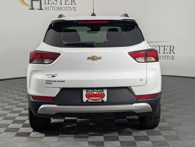 Used 2025 Chevrolet TrailBlazer LT AWD/4WD image 6
