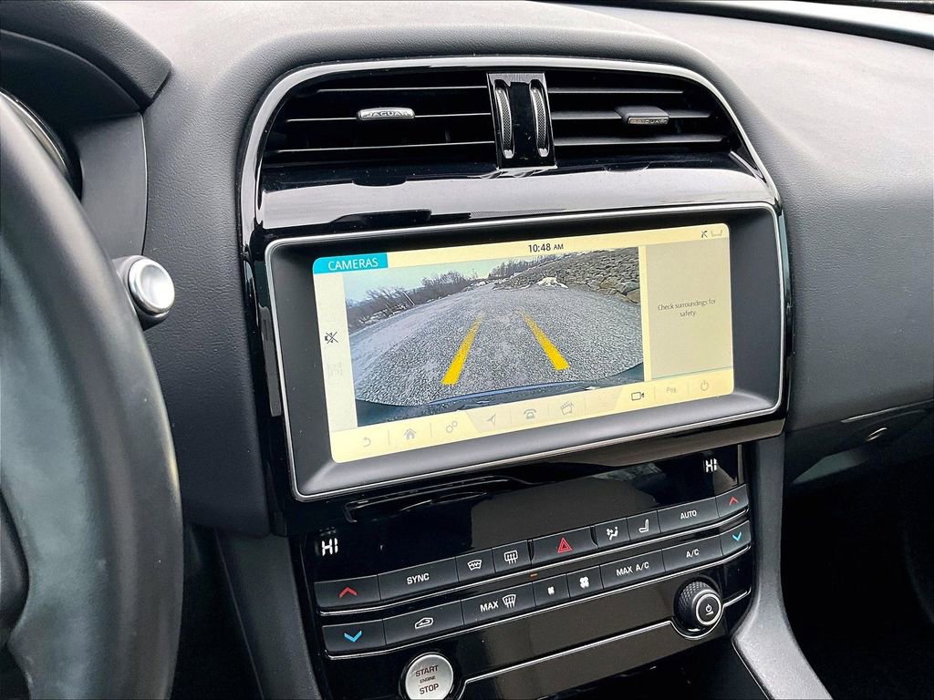 Used 2019 Jaguar F-PACE Premium image 18