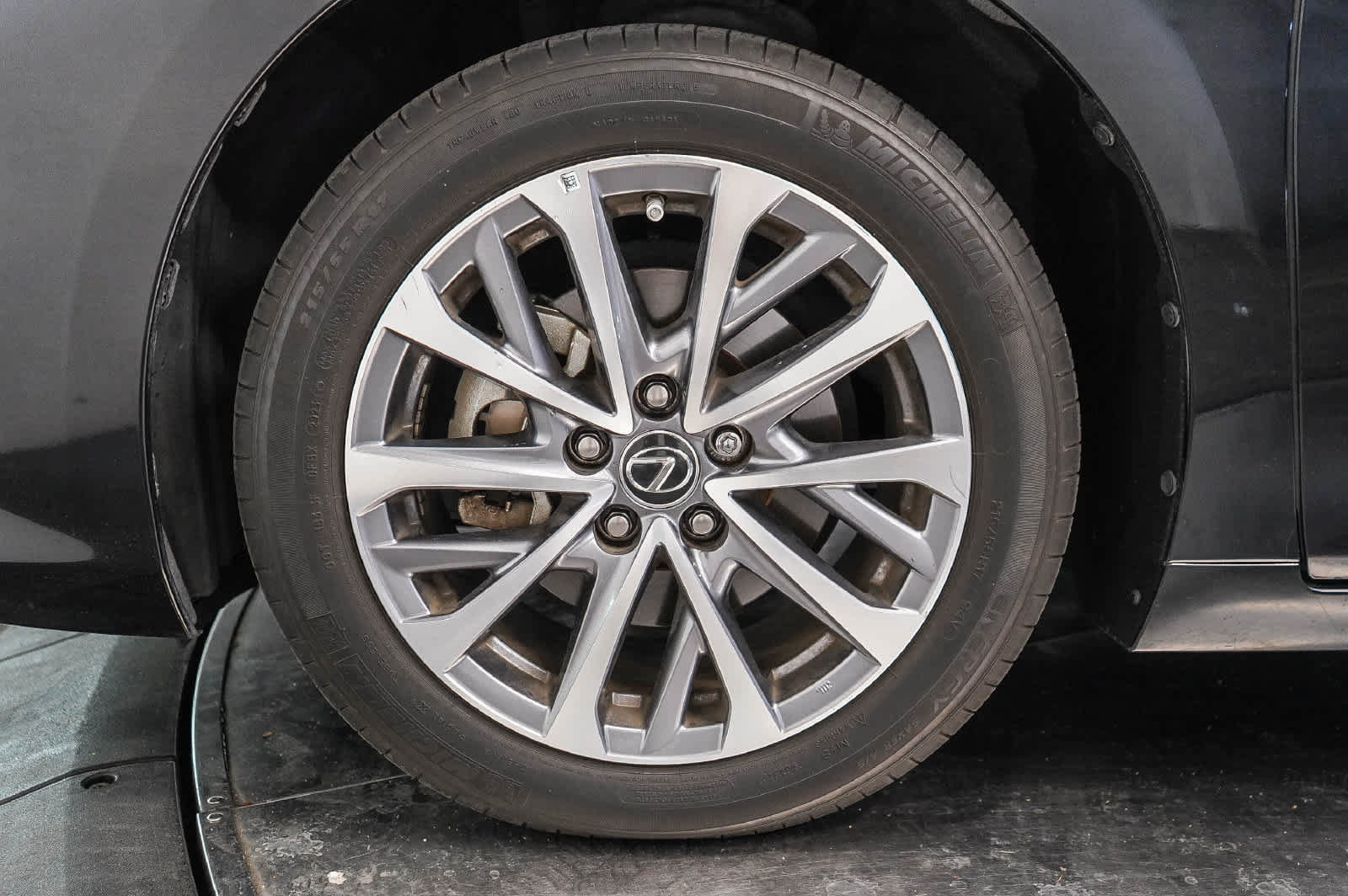 Used 2024 Lexus ES 350 w/ Accessory Package (Z2) FWD image 9