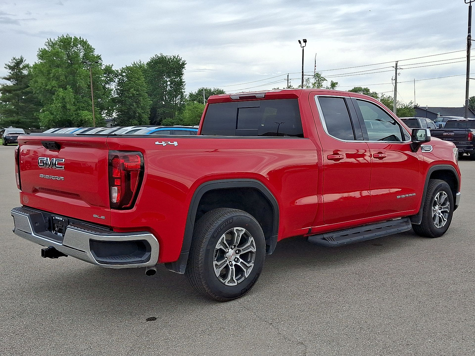 New 2026 GMC Sierra 1500 SLE w/ Preferred Package AWD/4WD image 12