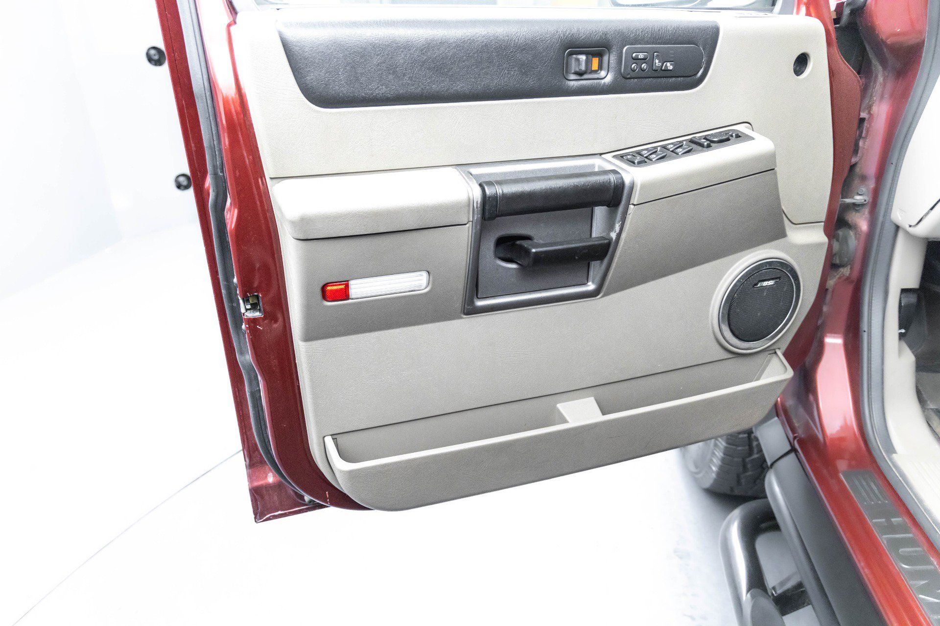 Used 2003 HUMMER H2 Luxury w/ Preferred Equipment Group image 8