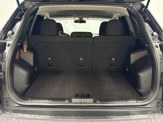 Used 2019 Jeep Cherokee Latitude w/ Cold Weather Group FWD image 9