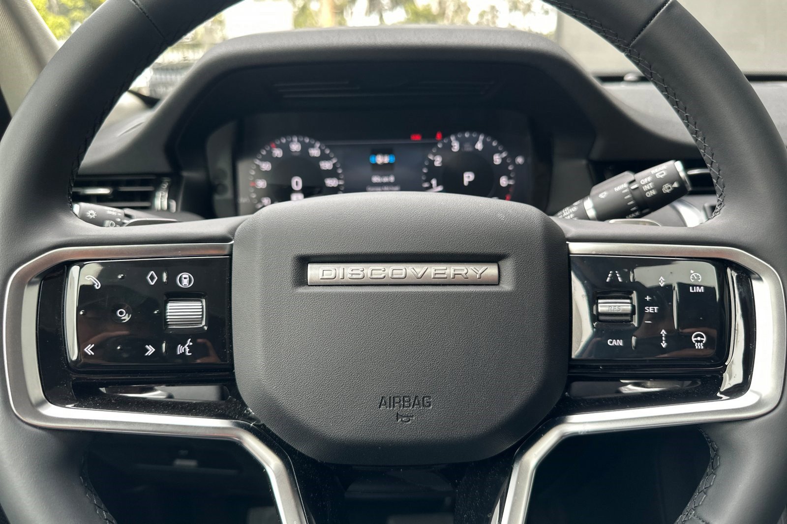 Used 2025 Land Rover Discovery Sport S image 18