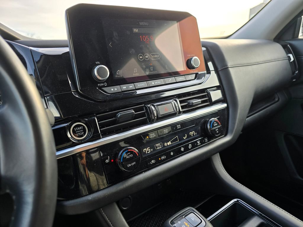 Used 2024 Nissan Pathfinder SV image 28