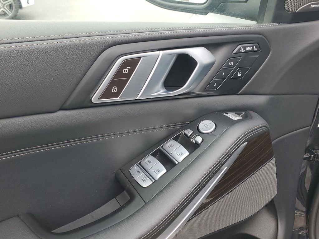 Used 2024 BMW X7 xDrive40i image 24