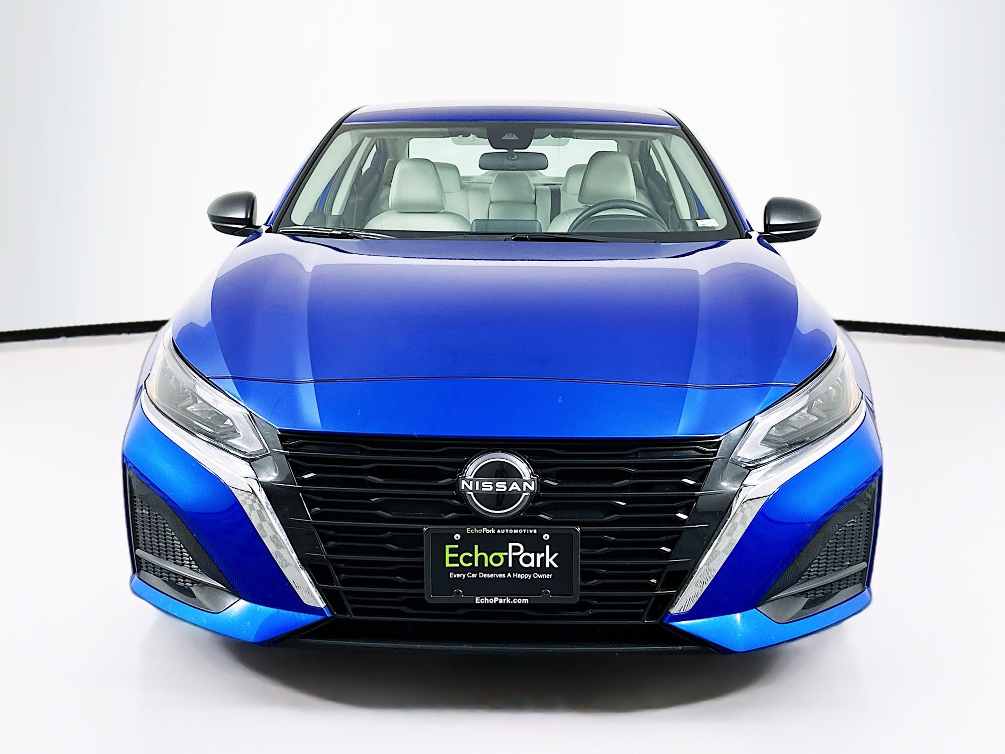 Used 2025 Nissan Altima 2.5 SV image 2