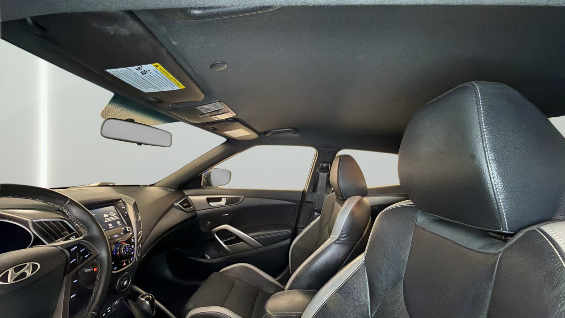 Used 2017 Hyundai Veloster Turbo FWD image 32