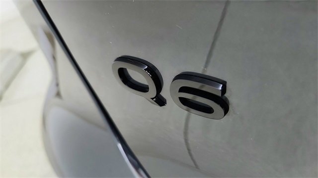 Used 2025 Audi Q6 e-tron Premium w/ Convenience Package image 17