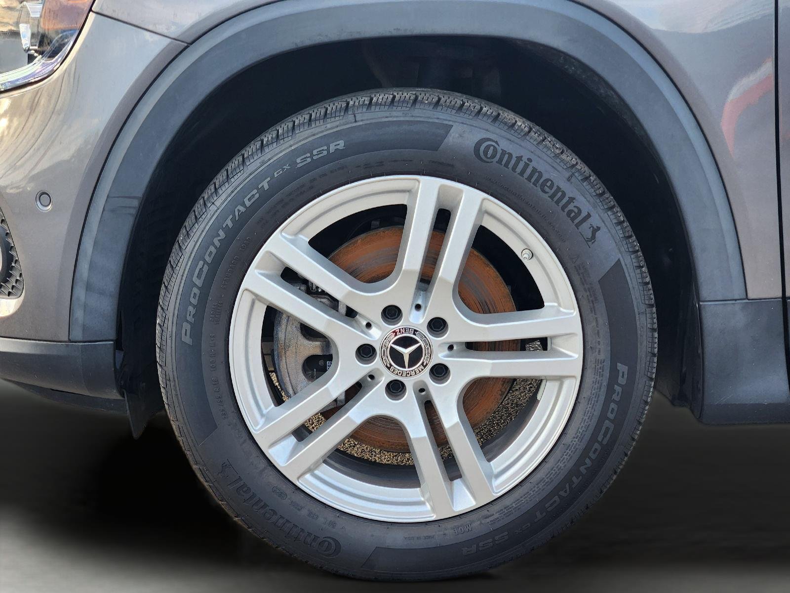 Used 2023 Mercedes-Benz GLB 250 4MATIC w/ Premium Package image 10