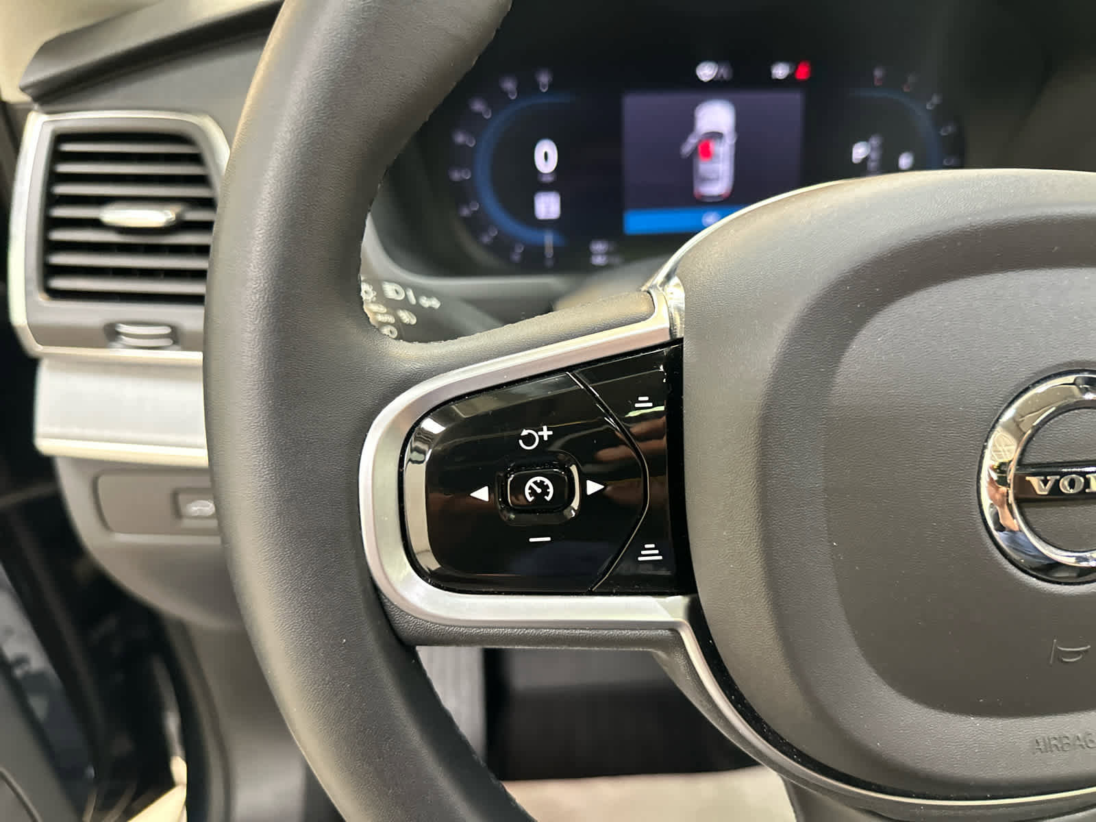 Used 2023 Volvo XC90 B5 Core w/ Protection Package image 21