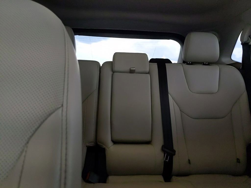 Used 2019 Ford Edge Titanium w/ Equipment Group 301A AWD/4WD image 35