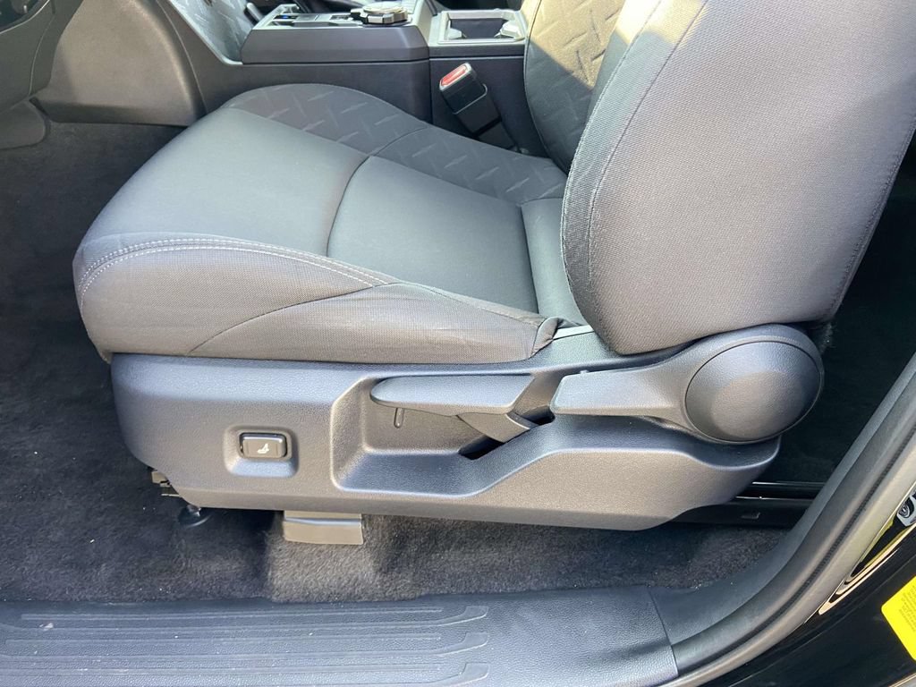 Used 2024 Toyota Tacoma SR5 AWD/4WD image 15