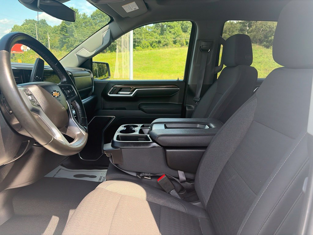 Used 2026 Chevrolet Silverado 1500 LT AWD/4WD image 17
