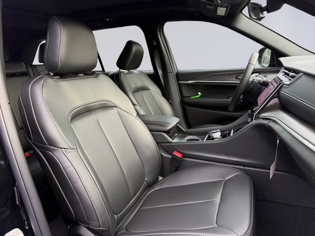 New 2025 Jeep Grand Cherokee Limited w/ Trailer Tow Package image 19
