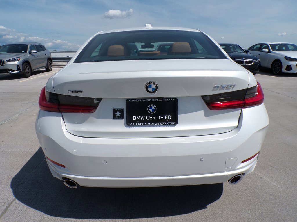 Certified 2025 BMW 330i xDrive Sedan w/ Convenience Package image 5