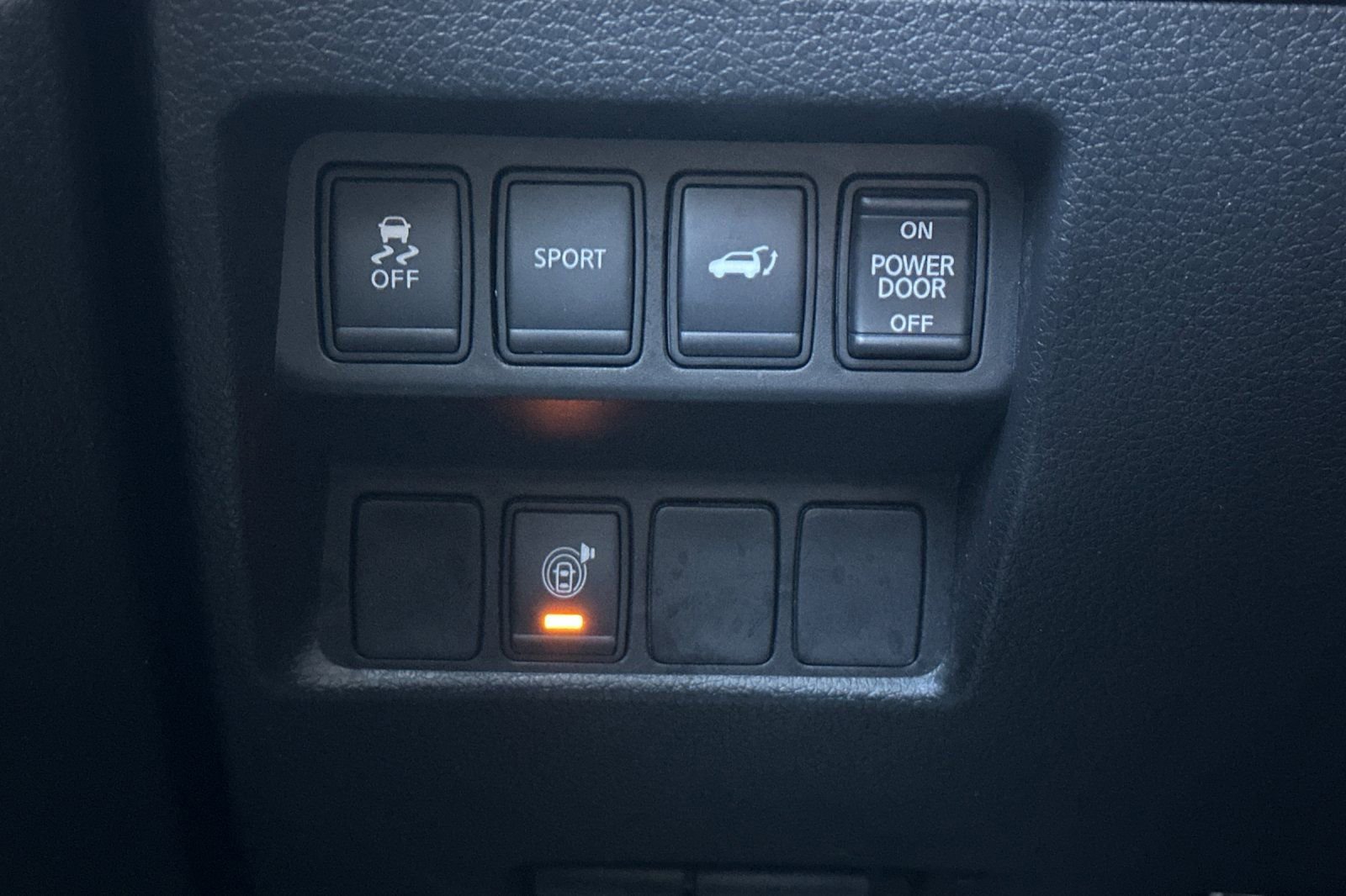 Used 2014 Nissan Rogue SV w/ SV Premium Package image 34