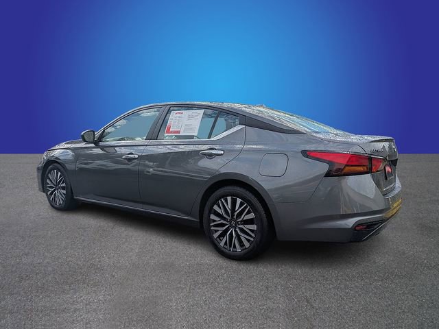 Used 2024 Nissan Altima 2.5 SV image 3