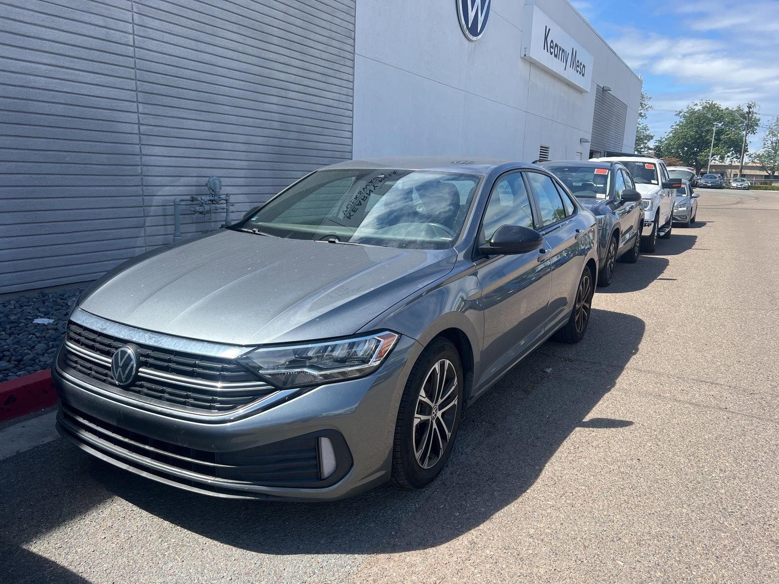 Used 2023 Volkswagen Jetta Sport image 2