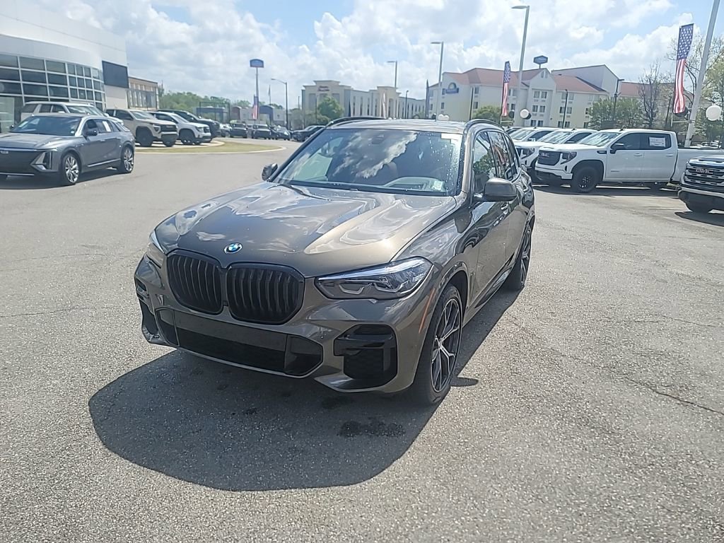 Used 2022 BMW X5 xDrive40i w/ M Sport Package image 2