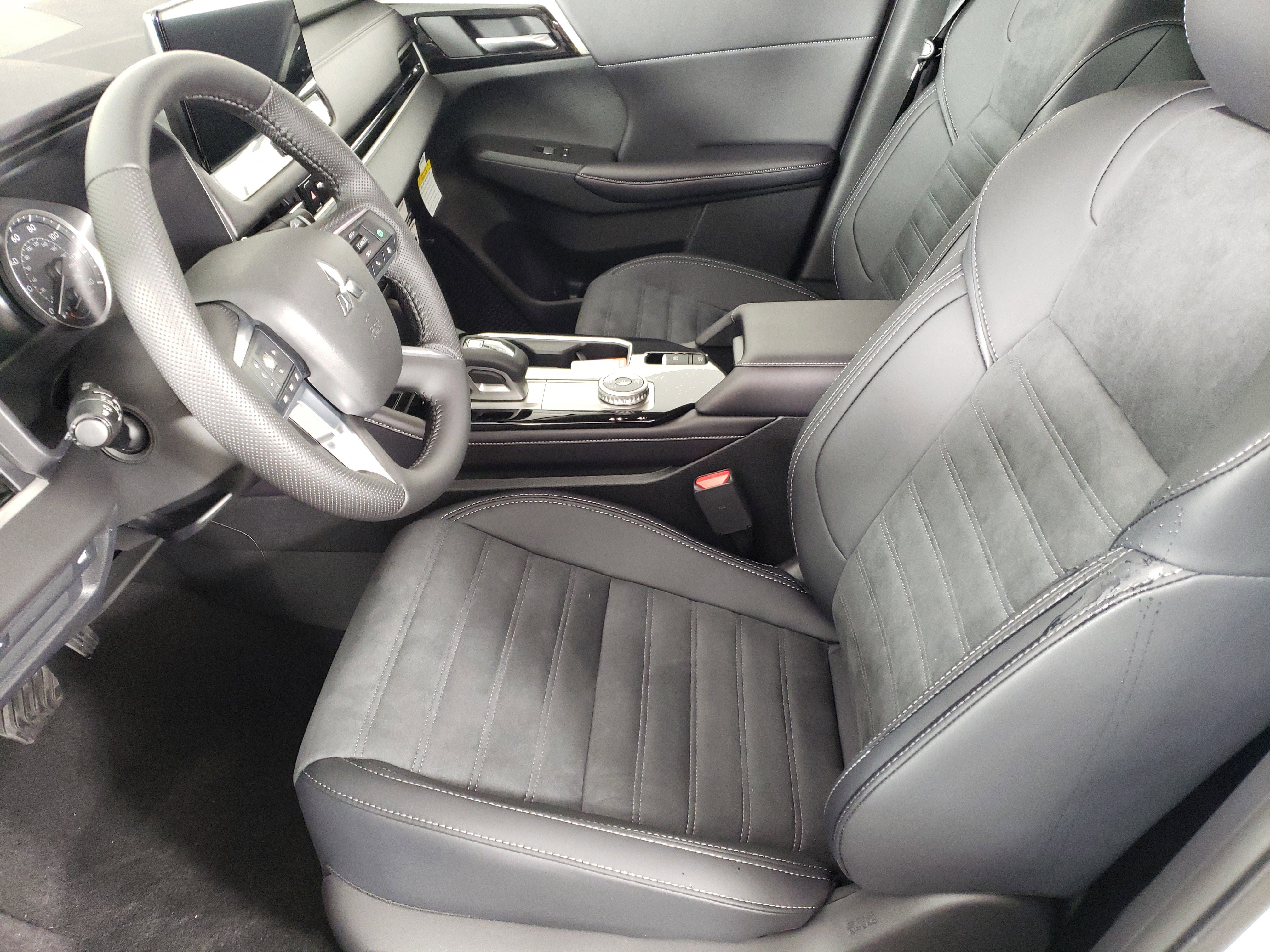 New 2025 Mitsubishi Outlander Trail Edition image 10