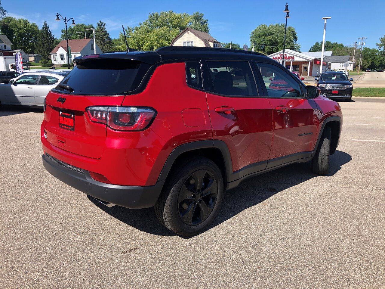 Used 2018 Jeep Compass Latitude w/ Popular Equipment Group AWD/4WD image 8