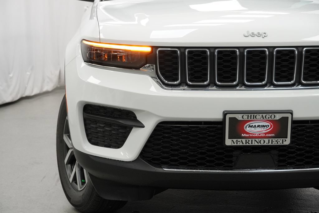 New 2027 Jeep Grand Cherokee Laredo AWD/4WD image 6