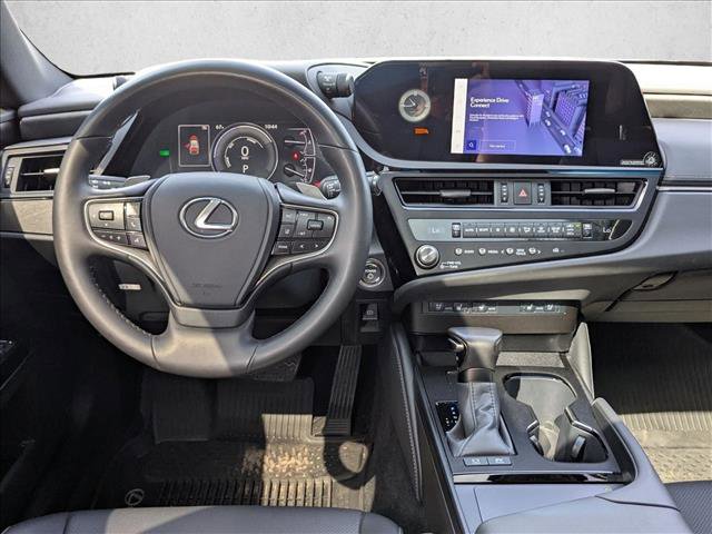 Certified 2025 Lexus ES 300h w/ Premium Package image 16
