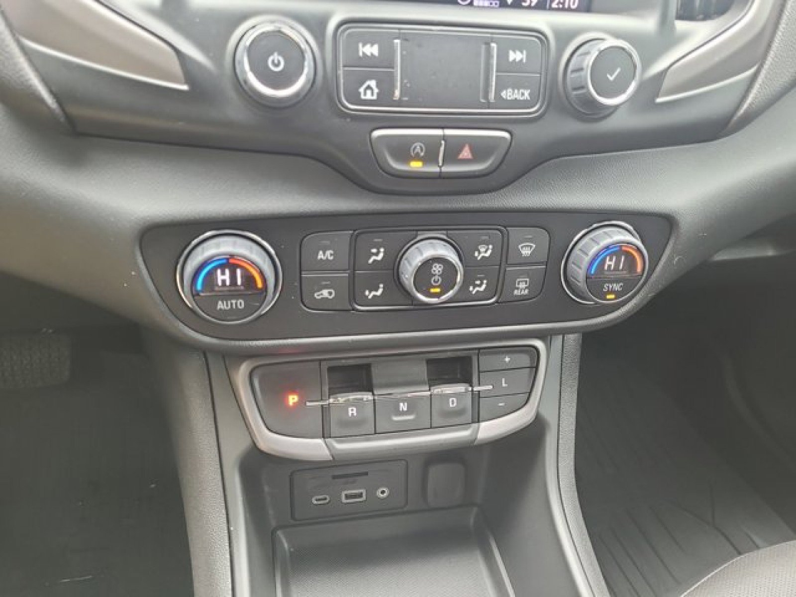 Used 2023 GMC Terrain AT4 w/ Tech Package image 31