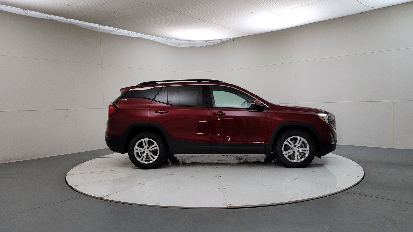 Used 2020 GMC Terrain SLE w/ Driver Convenience Package FWD image 8