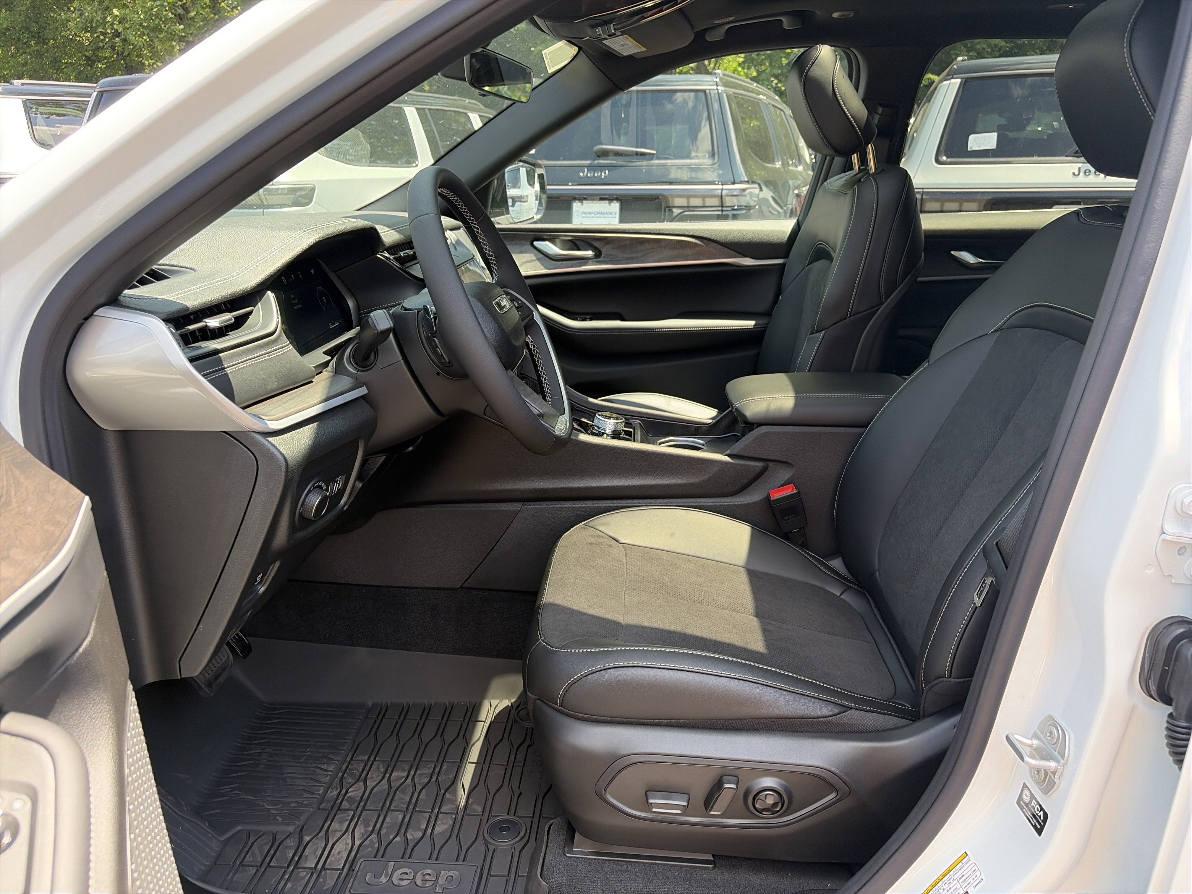 New 2026 Jeep Grand Cherokee L 4WD image 26