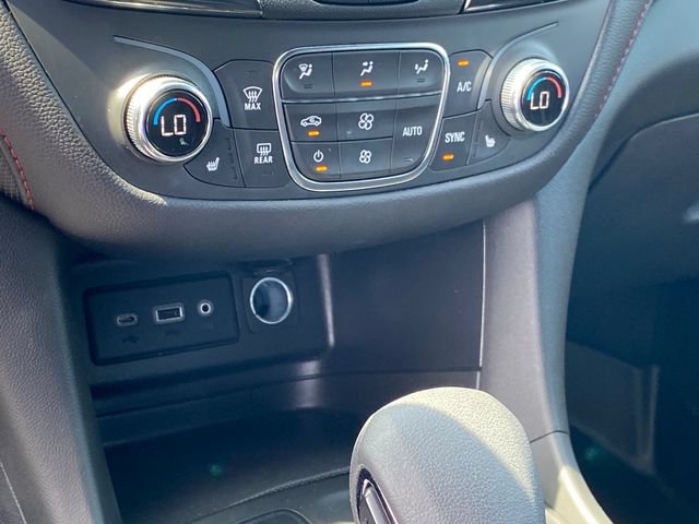 Used 2022 Chevrolet Equinox RS w/ LPO, Cargo Package FWD image 13